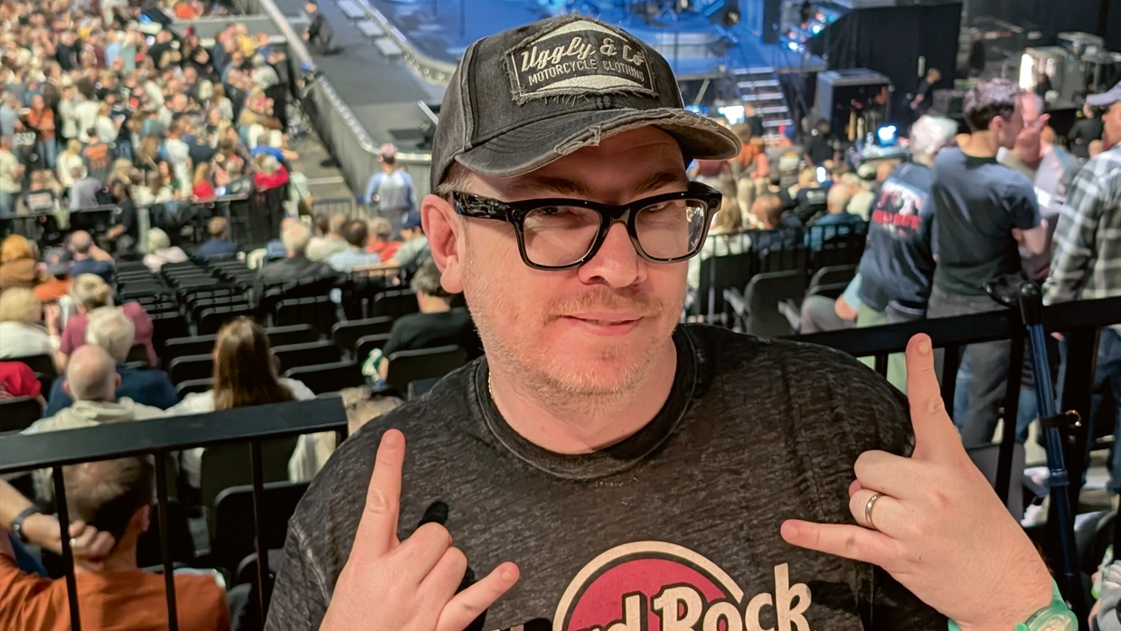 Photo of Damian at a gig 